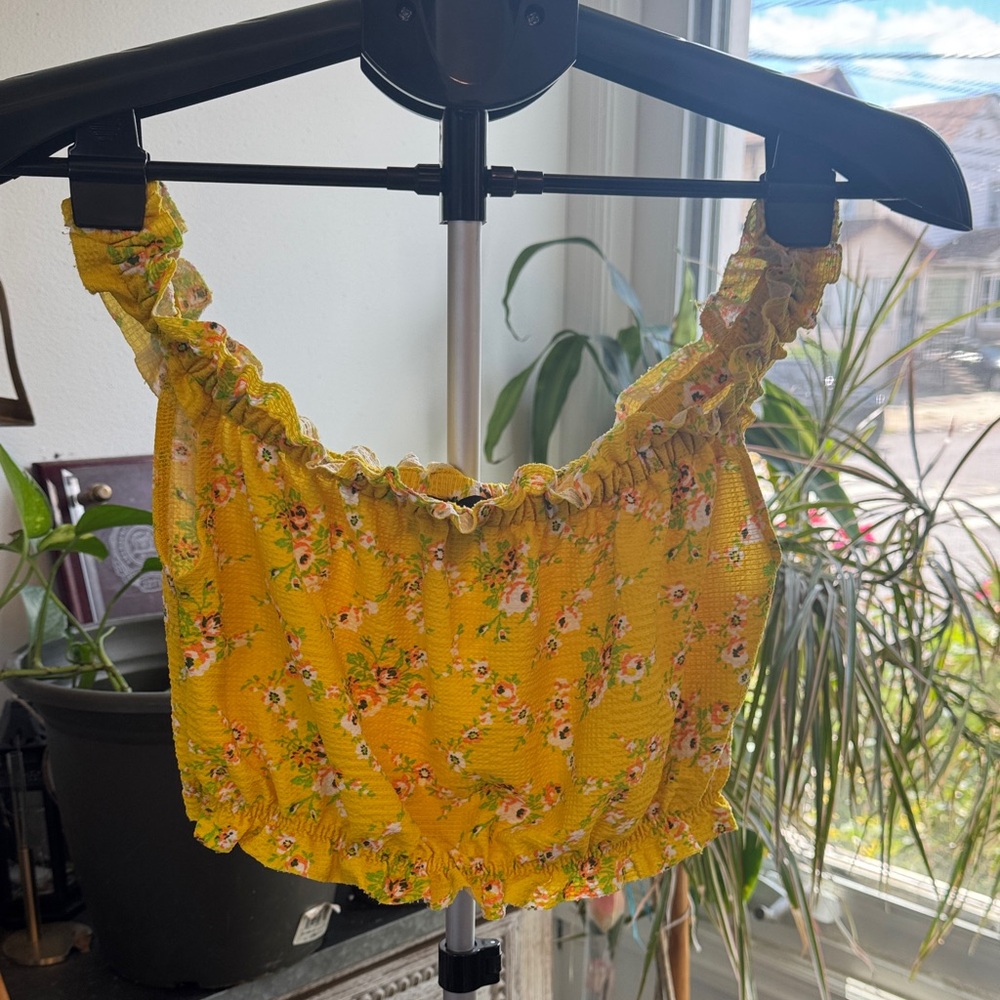 Topshop - Floral Yellow Crop Top